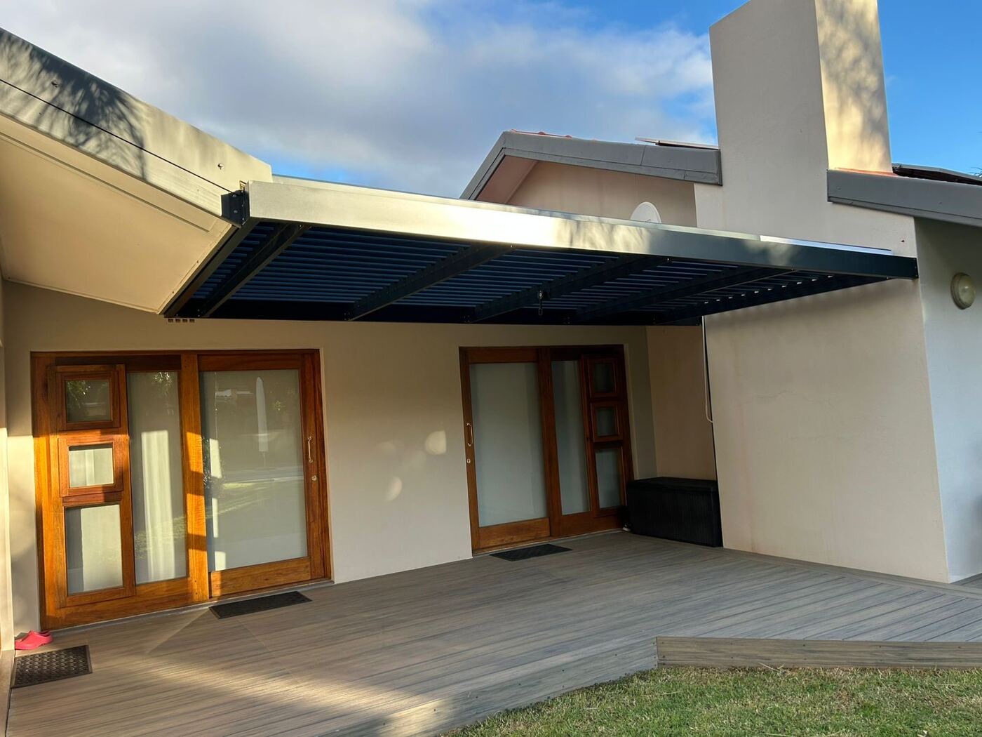 Charcoal Louvre Awning, Durbanville — view 3.