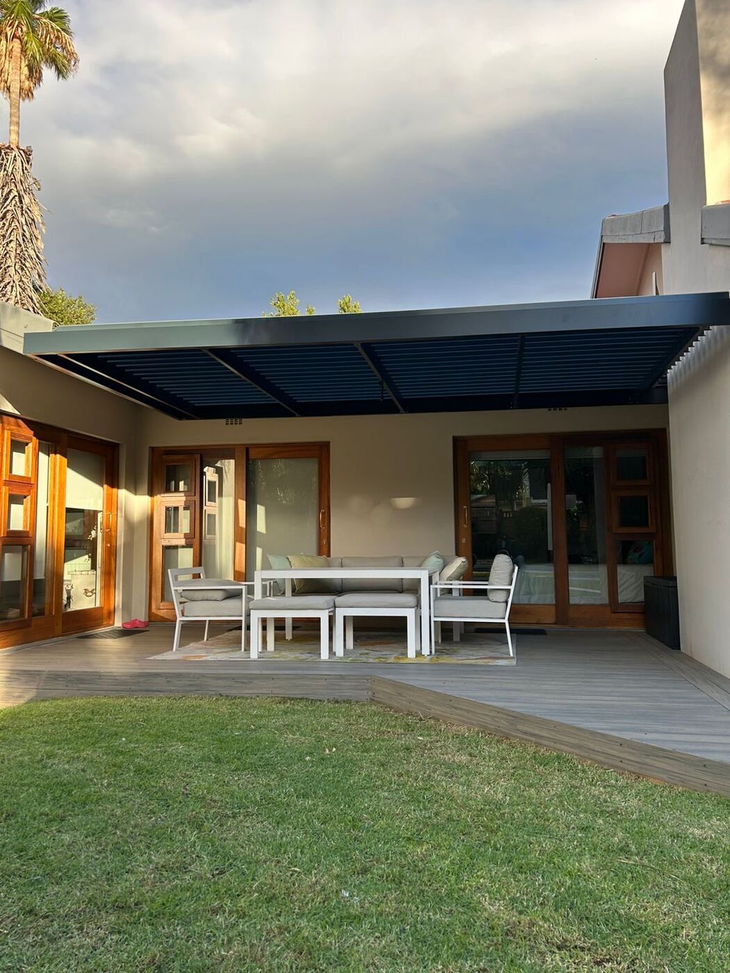 Charcoal Louvre Awning, Durbanville — view 9.