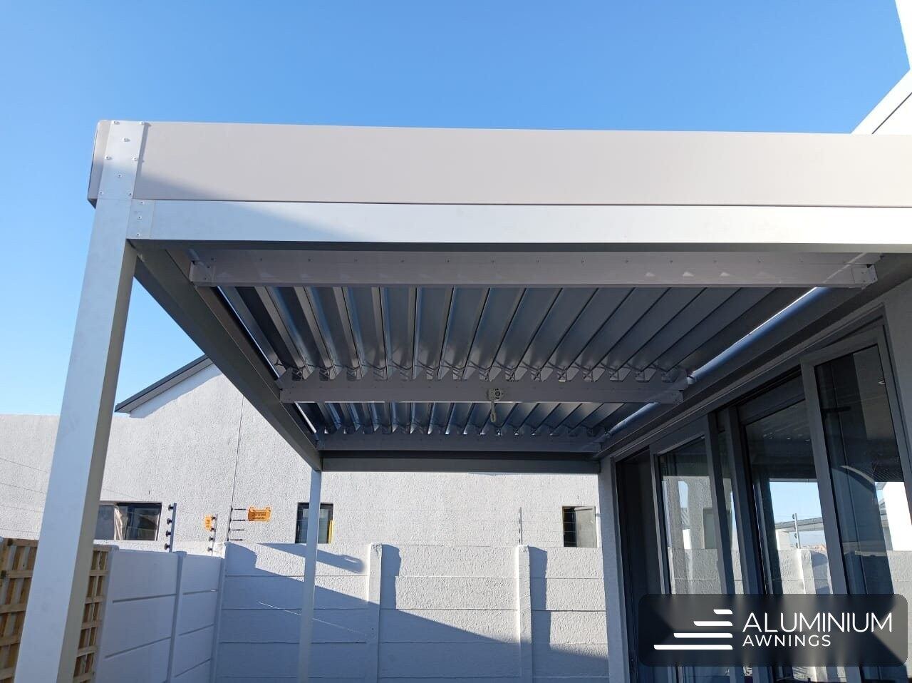 Aluminium Louvre Roof, Sandown, Blouberg — view 3