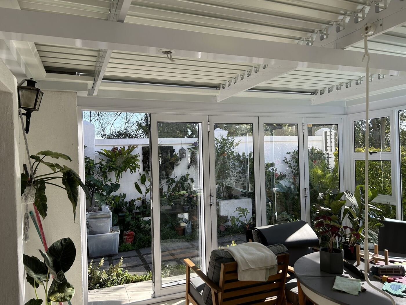 White Louvre System, Constantia — view 4.