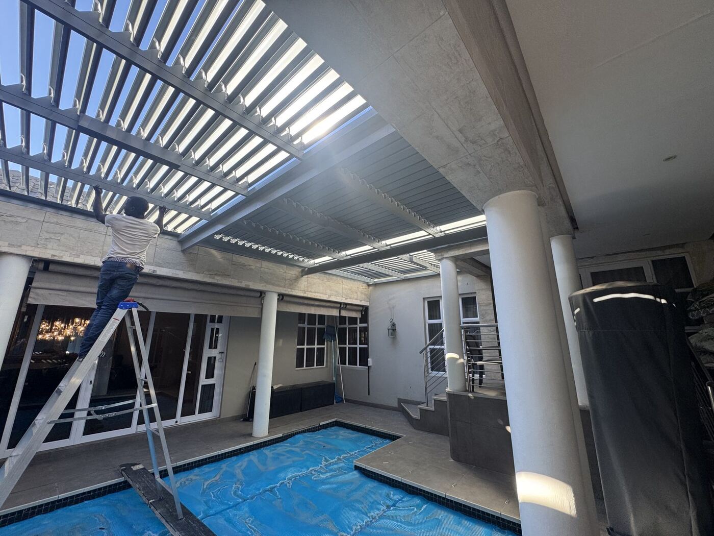 Light Grey Louvre System, Goedemoed — view 1.